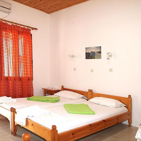 Karidies Appartement Skopelos Buitenkant foto