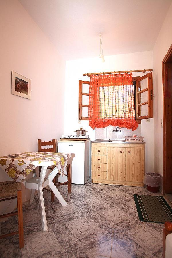 Karidies Appartement Skopelos Buitenkant foto