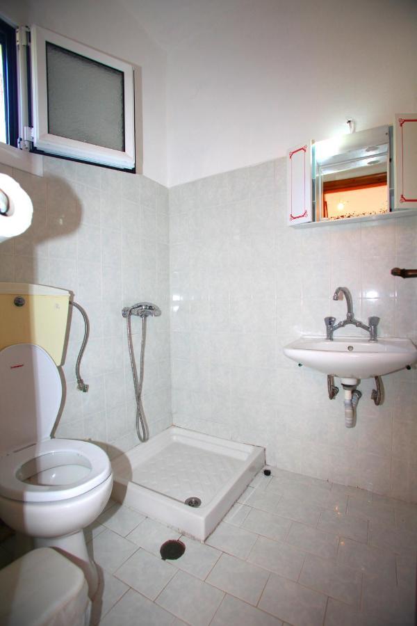 Karidies Appartement Skopelos Buitenkant foto