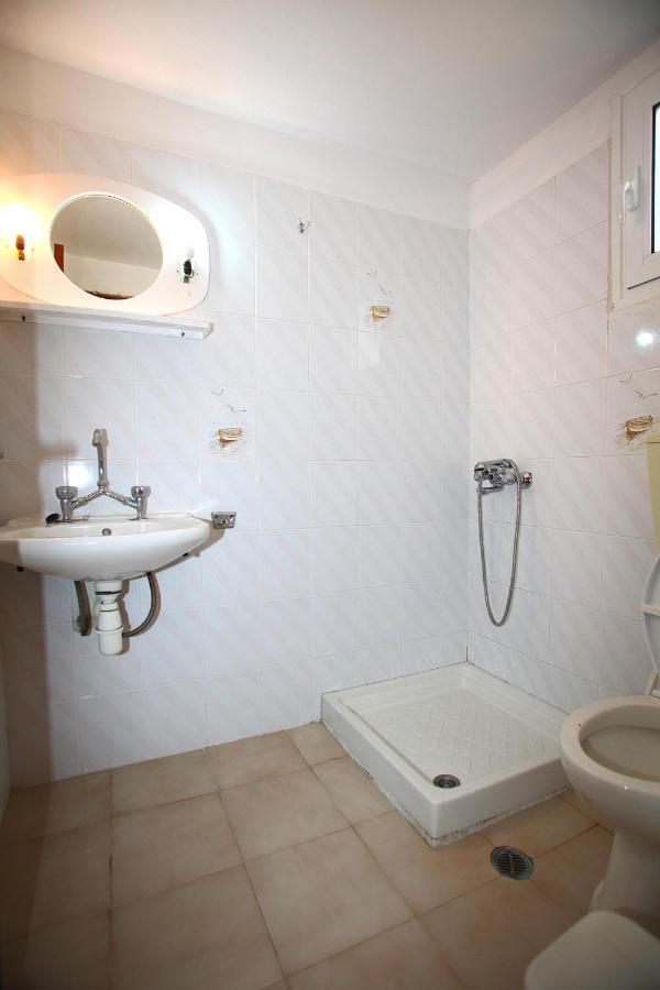 Karidies Appartement Skopelos Buitenkant foto