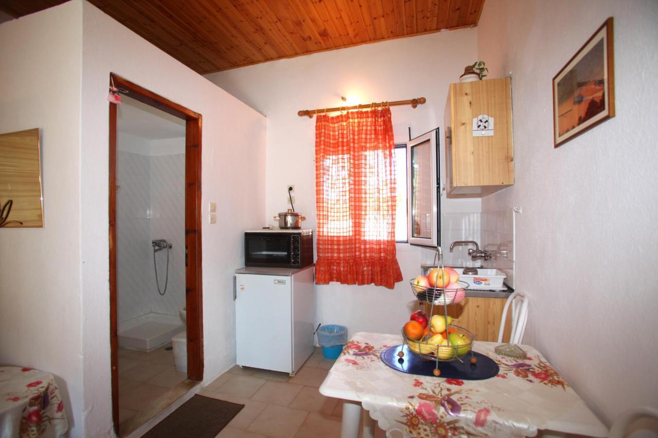 Karidies Appartement Skopelos Buitenkant foto